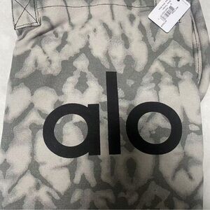 Alo Yoga Iconic Tote Bag